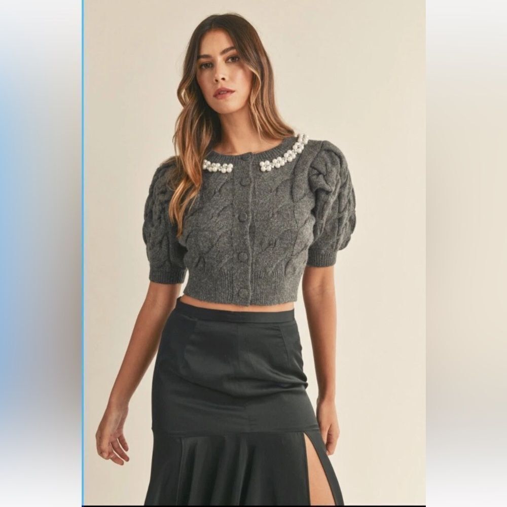Mable  Sweater Womens Crop Gray pearls Neck Short Sleeve Sz large NEW